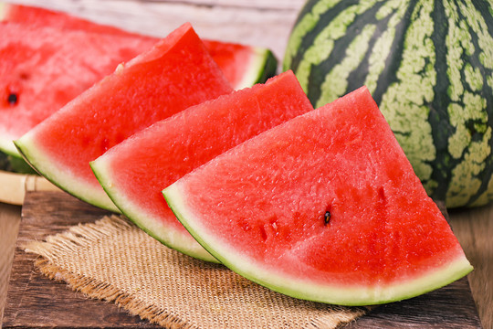 基于可見近紅外高光譜成像技術的西甜瓜糖度檢測